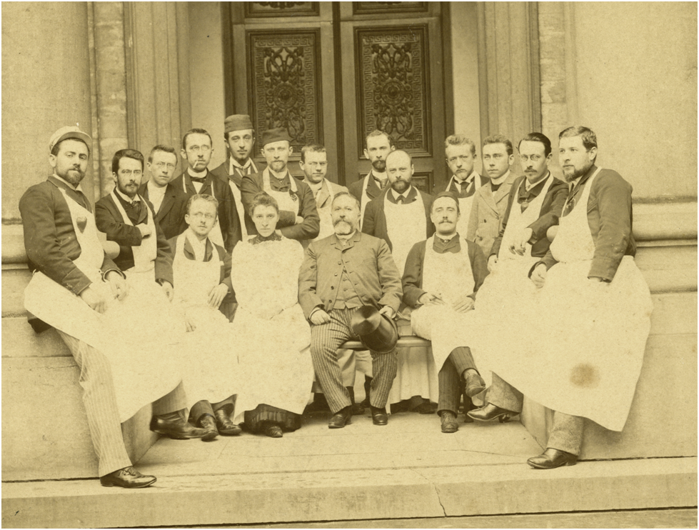Everard tussen haar mannelijke studiecollega's, waaronder Jules Bordet. Rond 1892. Bron: Archives de l'ULB, Fonds iconographique.