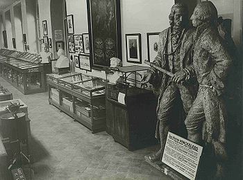 Hall of the Museum of Science and Technology in the Museum of Fine Arts. Source: Collectie Museum voor de Geschiedenis van de Wetenschappen. With special thanks to conservator K. Wautiers